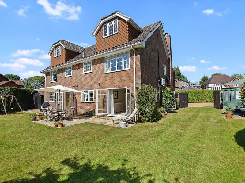 6 Bed House Detached For Sale in Horsham